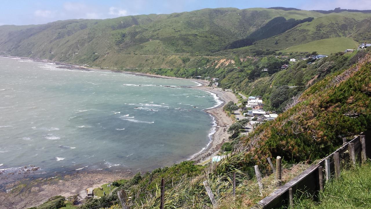 Kapiti Waves Bed & Breakfast Pukerua Bay Extérieur photo